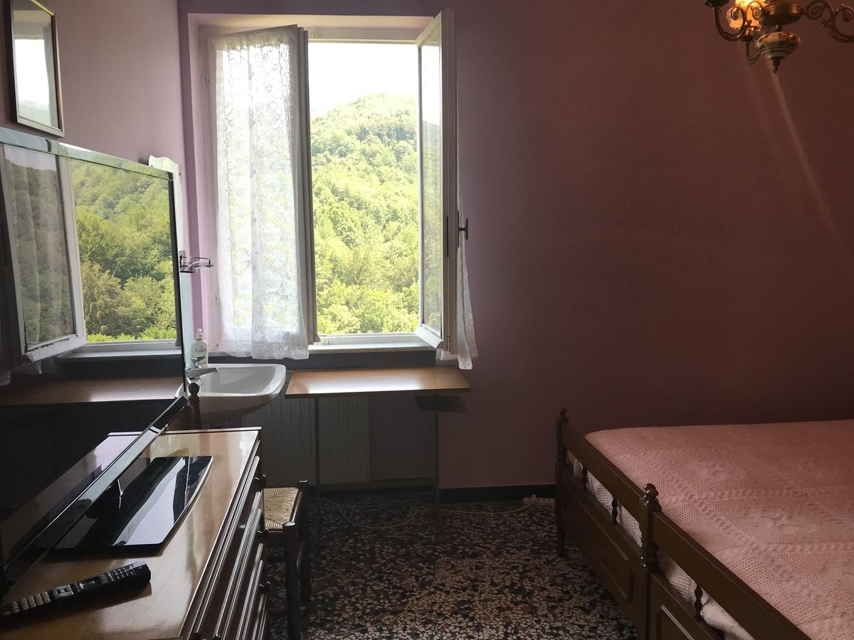 Albergo Delfino San Pietro d'Olba Exterior foto
